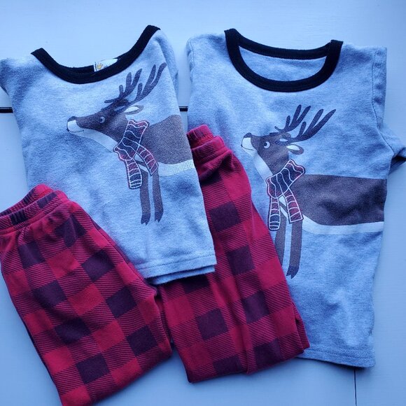 Boys 3T Christmas reindeer pajama set - Picture 2 of 4